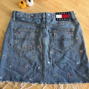 Tommy frayed Jean skirt